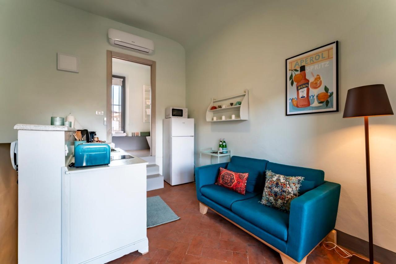 La Loggia Loves *